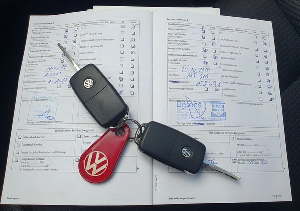 Volkswagen Golf cena 16900 przebieg: 220000, rok produkcji 2010 z Urzędów małe 301